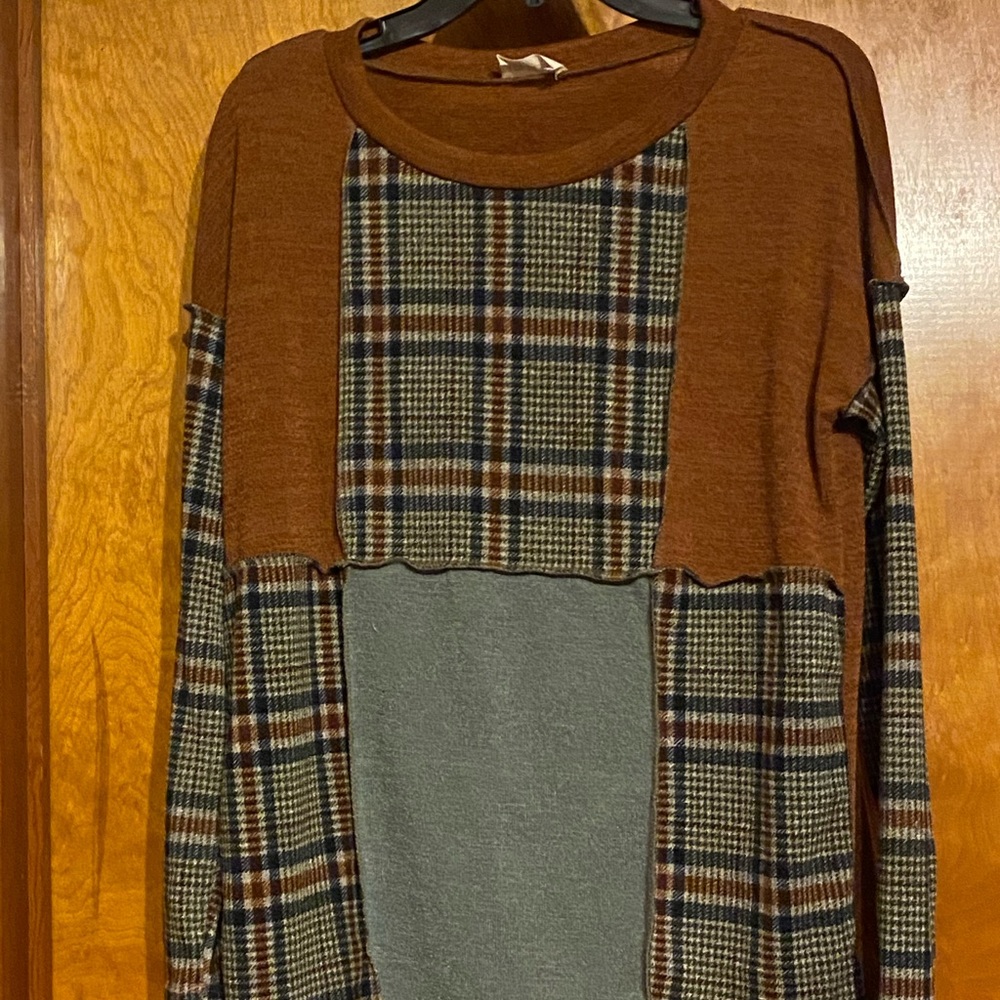 NWOT Bibi Pullover Top- Size S